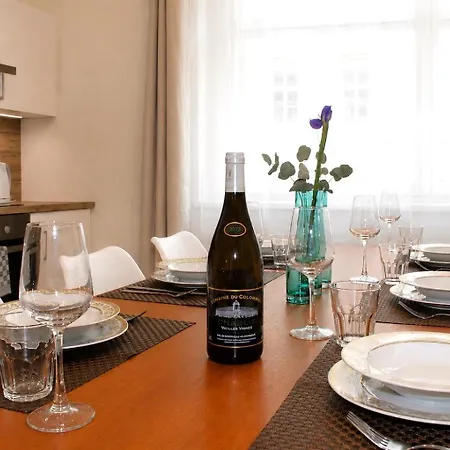 Aurion Modern Near Castle - Parking - Up To 6 Guests Apartment