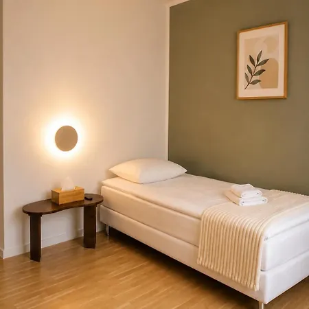 Aurion Modern Near Castle - Parking - Up To 6 Guests Prague
