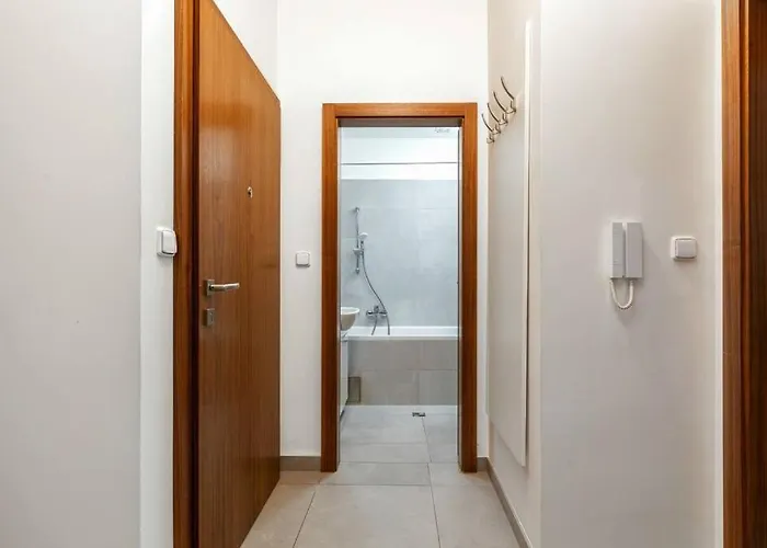 Aurion Modern Near Castle - Parking - Up To 5 Guests