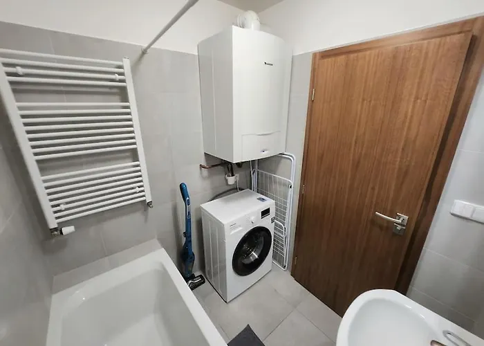Aurion Modern Near Castle - Parking - Up To 5 Guests